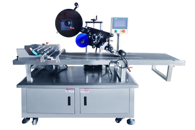 Horizontal type labelling machine